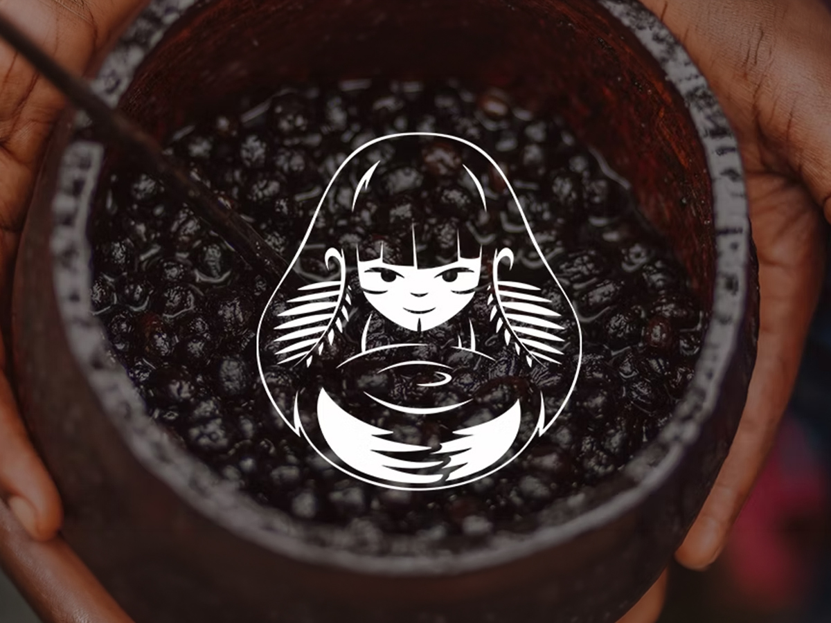Cuia de açaí com ilustração da marca Solus Açaí